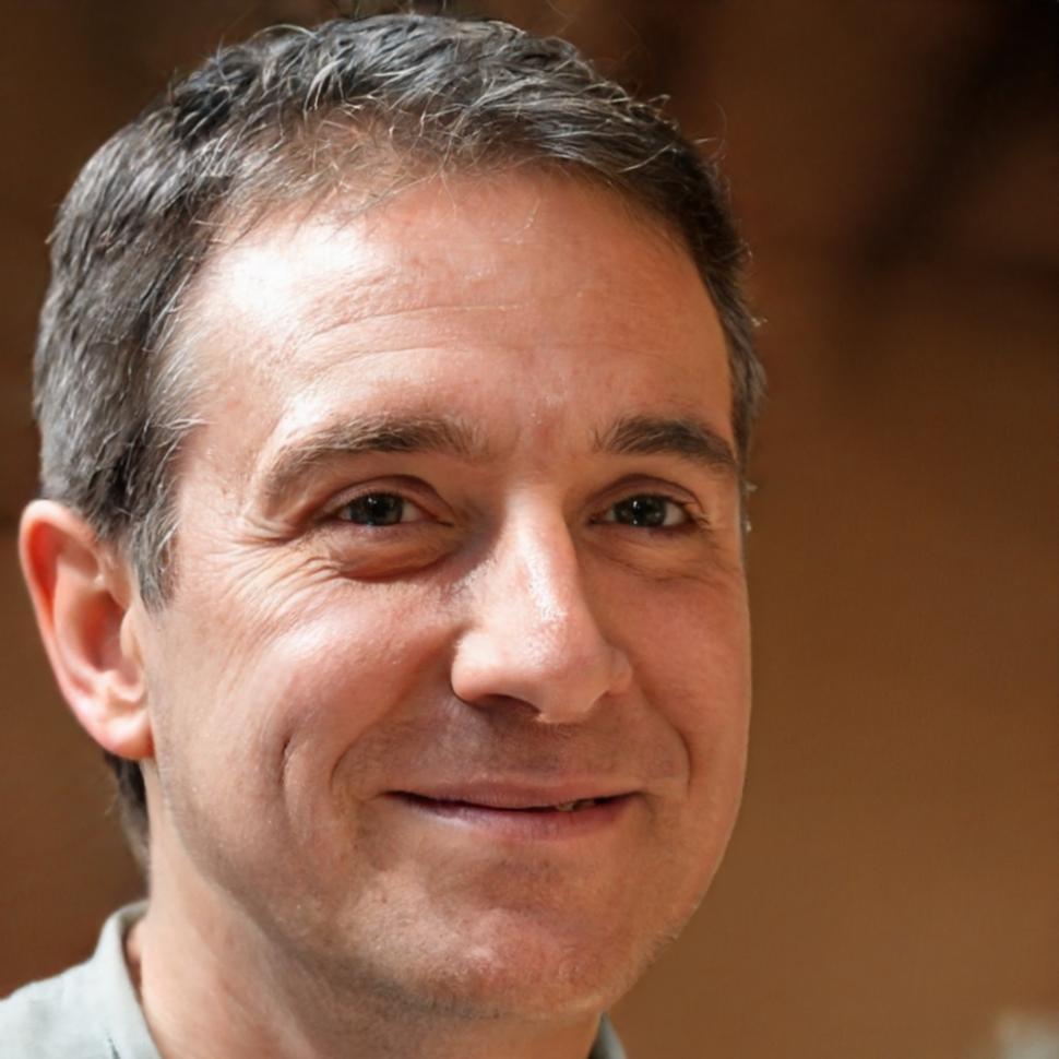 Thành Đức Nguyễn, lead blockchain instructor and program developer